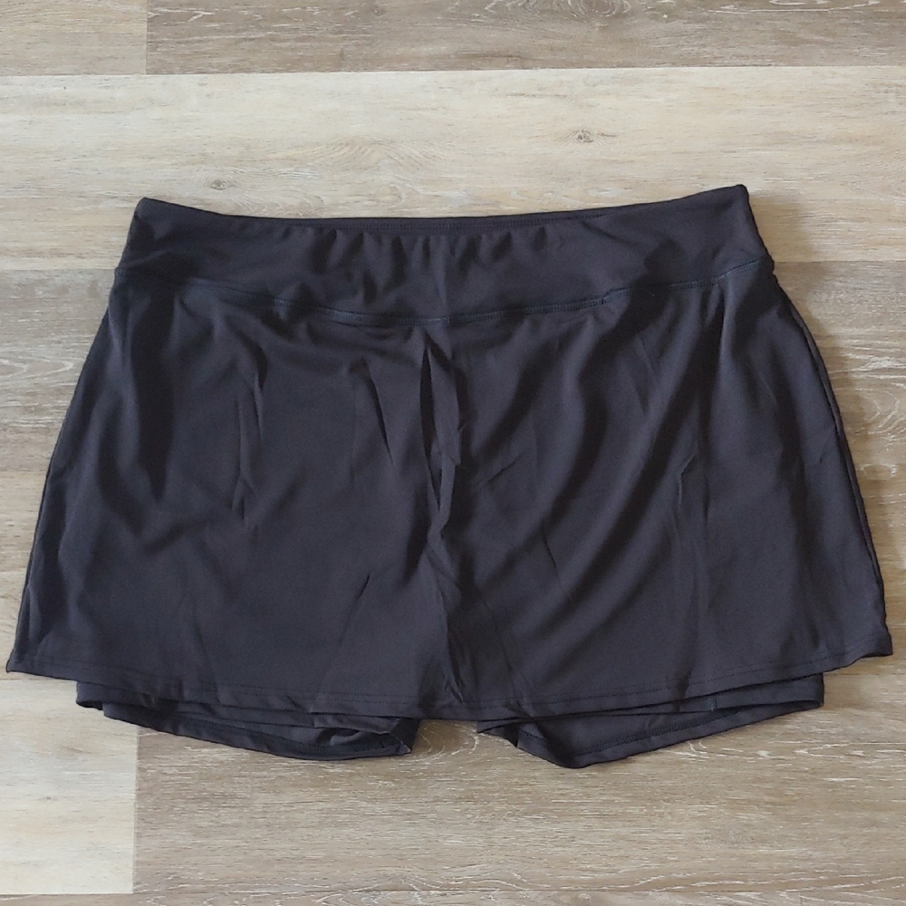 NWOT Real Essentials Women's Skort Black Size 3X